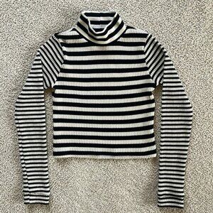 AERIE Cropped Waffle Mockneck Size Medium